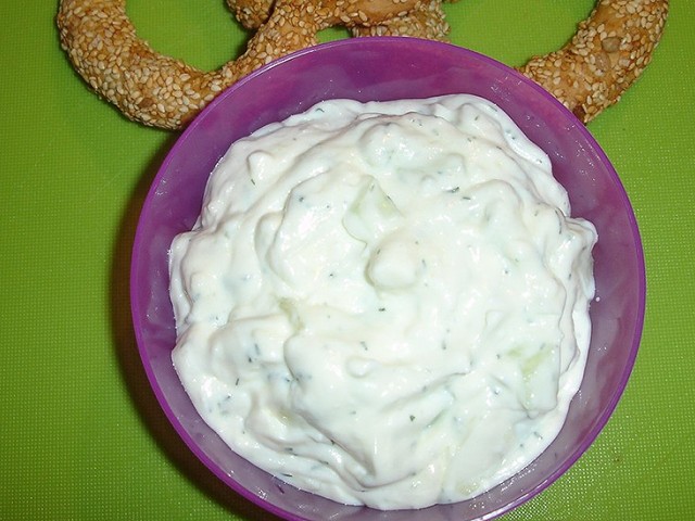 ΝΤΙΠ με γιαούρτι & κάρυ