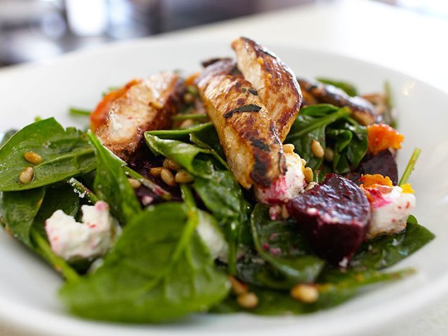 ΚΟΤΟΠΟΥΛΟ σαλάτα με παντζάρια