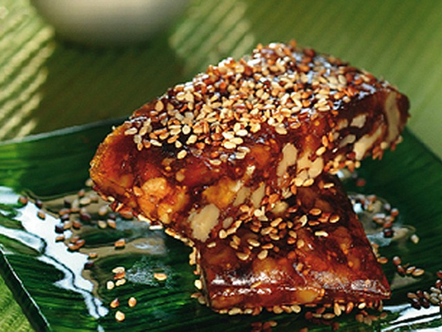 ΠΑΣΤΕΛΙ ΣΥΚΟ με καρύδια