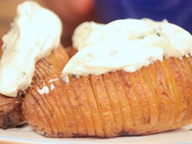 ΠΑΤΑΤΕΣ με κρέμα & γιαούρτι