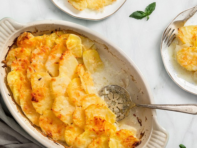 ΟΓΚΡΑΤΕΝ πατάτας με κρούστα γιαουρτιού