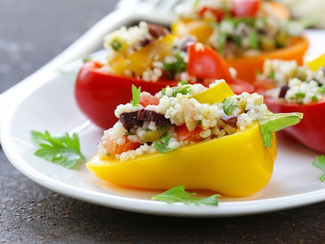 ΠΙΠΕΡΙΕΣ ΓΕΜΙΣΤΕΣ με μανιτάρια & κουσκούς