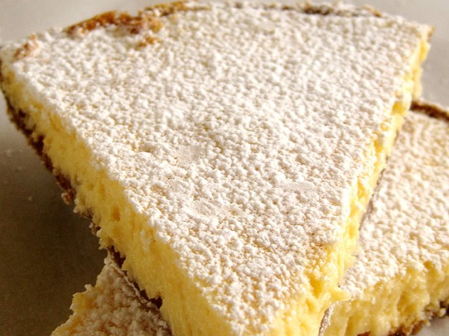 ΠΙΤΑ ΛΕΜΟΝΙΟΥ με αμύγδαλα