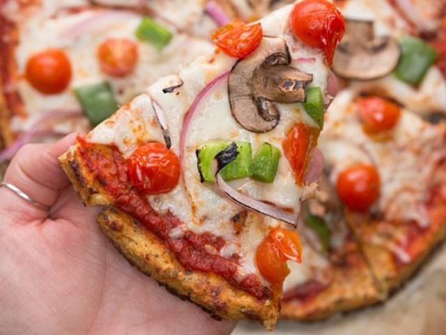 «ΠΙΤΣΑ ΜΑΡΓΑΡΙΤΑ» με βάση κουνουπίδι