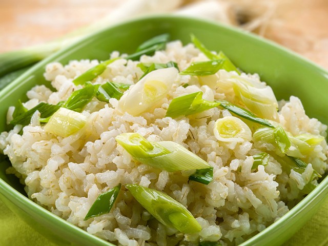 ΠΡΑΣΟΡΥΖΟ με σταφίδες