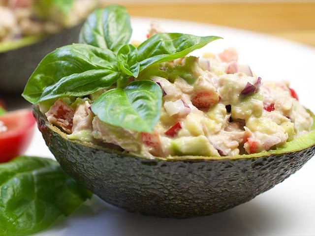 ΡΩΣΙΚΗ ΣΑΛΑΤΑ με αβοκάντο