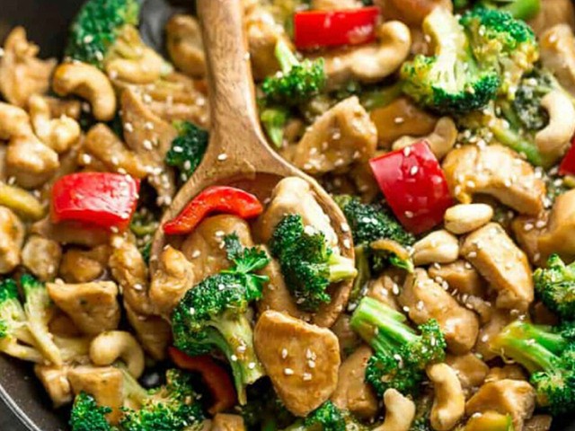 ΚΟΤΟΣΑΛΑΤΑ με κάσιους & πιπεριές