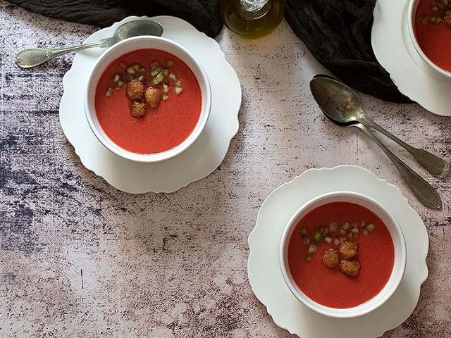 ΚΡΥΑ ΣΟΥΠΑ με ντομάτα & ροδάκινο