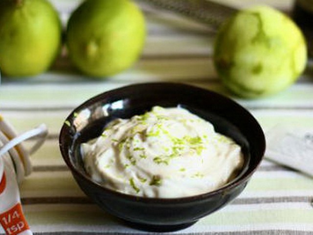 ΣΟΣ γιαούρτι με λάιμ & τζίντζερ