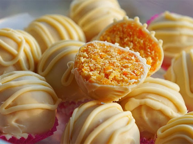 ΤΡΟΥΦΕΣ με βερίκοκο, κάσιους & καρύδα