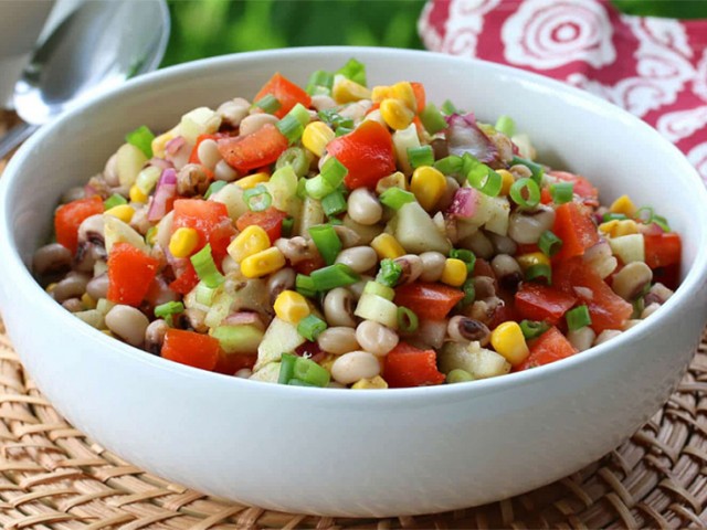 ΜΑΥΡΟΜΑΤΙΚΑ ΦΑΣΟΛΙΑ με καλαμπόκι