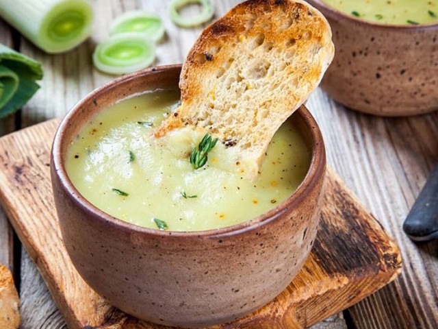 ΣΟΥΠΑ βελουτέ με πατάτες & πράσα