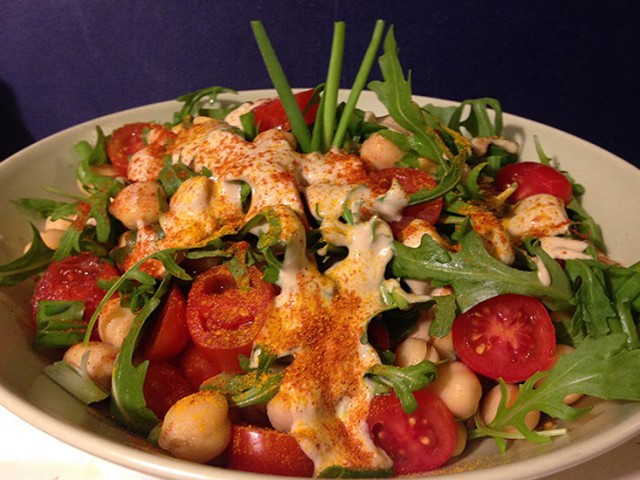 ΡΕΒΙΘΙΑ σαλάτα με ταχίνι