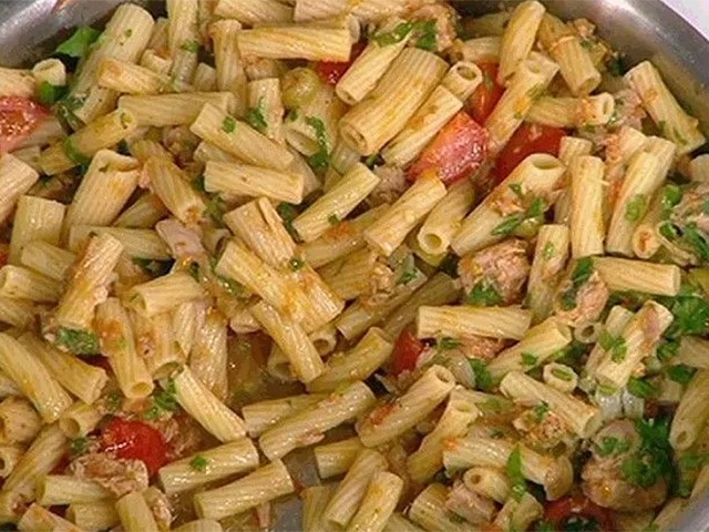 ΡΙΓΚΑΤΟΝΙ με σάλτσα τόνου