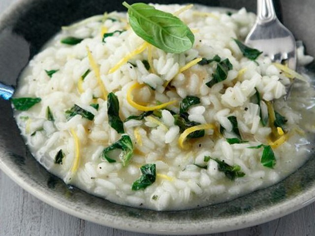 ΡΙΖΟΤΟ με βασιλικό