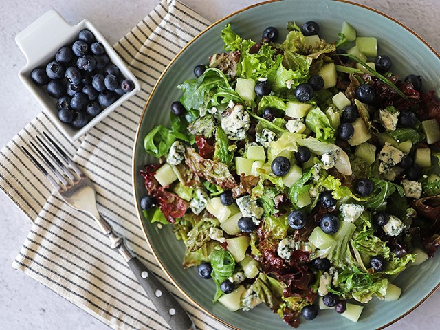 ΣΑΛΑΤΑ με μπλε τυρί & πεπόνι