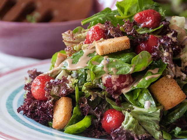ΣΑΛΑΤΑ με σπανάκι & φράουλες