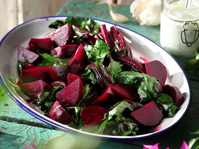 ΣΑΛΑΤΑ με παντζάρι & γιαούρτι