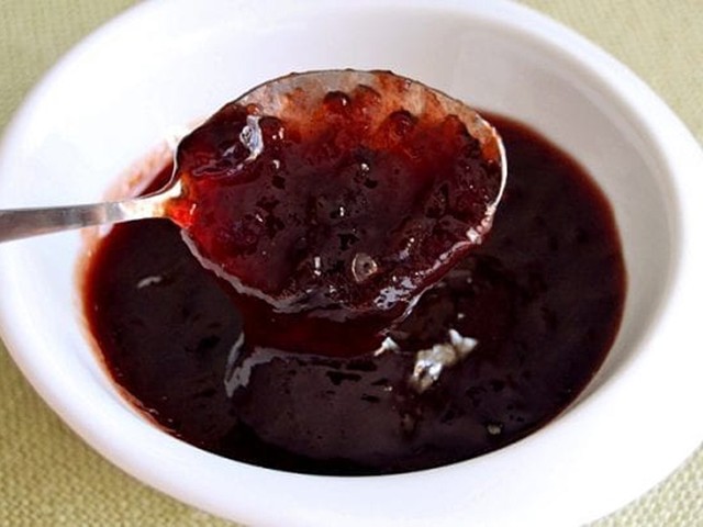 ΣΑΛΤΣΑ με αποξηραμένα δαμάσκηνα