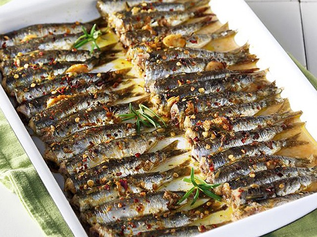 ΣΑΡΔΕΛΕΣ με γραβιέρα & μάραθο