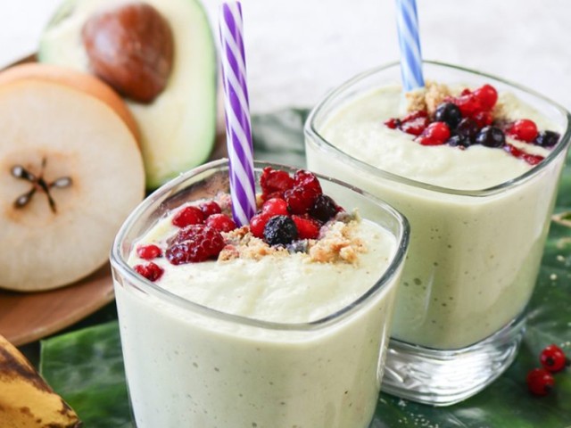 ΠΡΑΣΙΝΟ SMOOTHIE με γάλα καρύδας