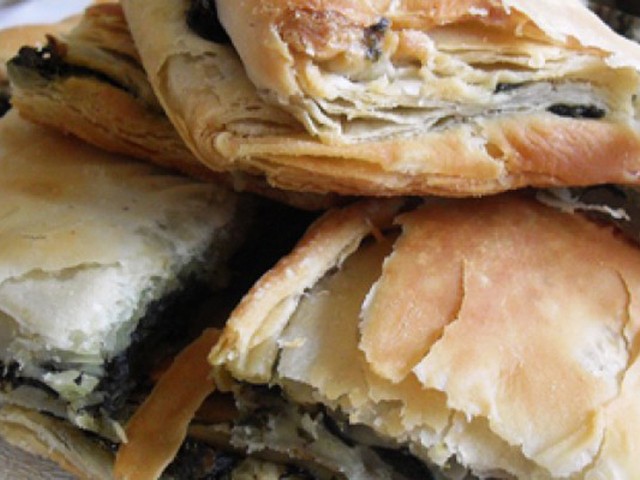 ΣΠΑΝΑΚΟΠΙΤΑ με κουκουνάρι